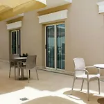 Class Hotel