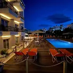 Class Hotel